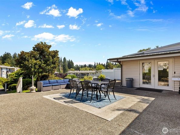 811 126th Place NE A203, Bellevue WA 98005