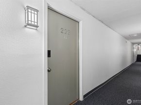 811 126th Place NE A203, Bellevue WA 98005
