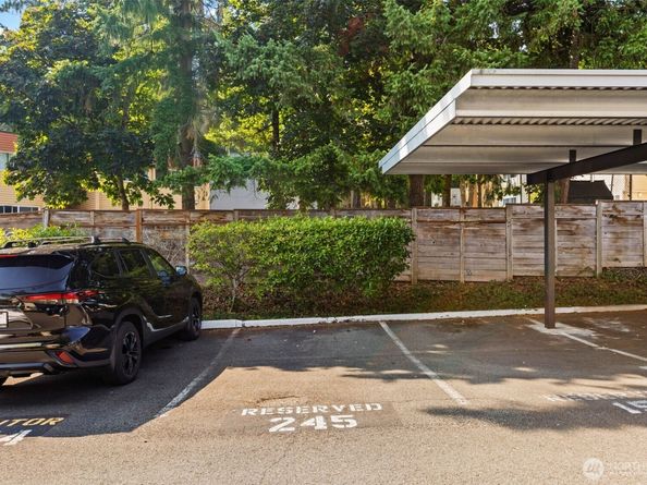 811 126th Place NE A203, Bellevue WA 98005