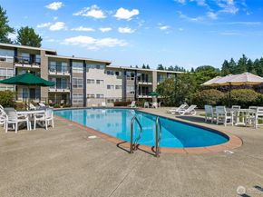 811 126th Place NE A203, Bellevue WA 98005