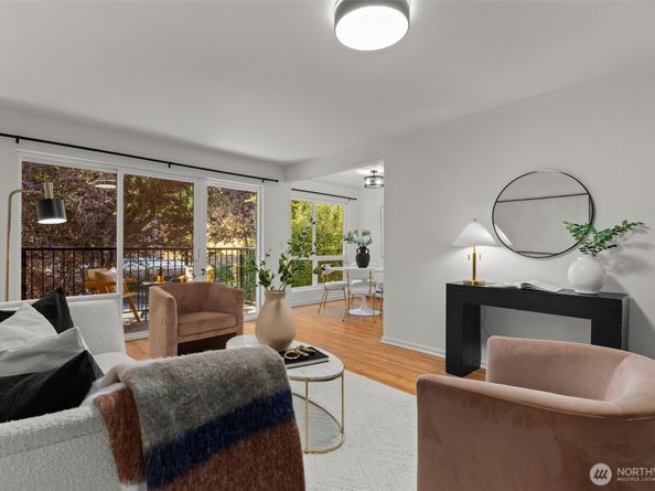 811 126th Place NE A203, Bellevue WA 98005