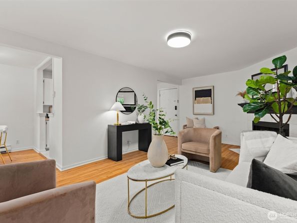 811 126th Place NE A203, Bellevue WA 98005