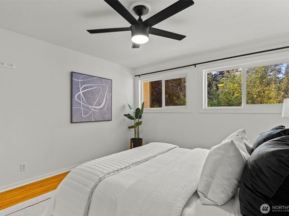 811 126th Place NE A203, Bellevue WA 98005