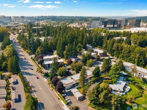 811 126th Place NE A203, Bellevue WA 98005