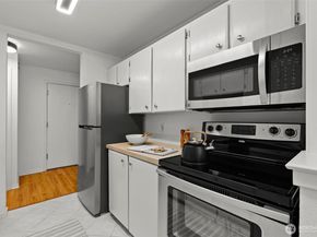 811 126th Place NE A203, Bellevue WA 98005