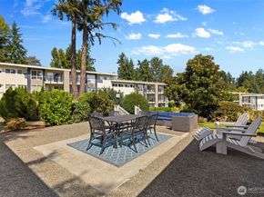 811 126th Place NE A203, Bellevue WA 98005