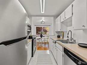 811 126th Place NE A203, Bellevue WA 98005