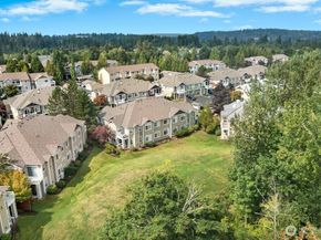 572 241st Lane SE, Sammamish WA 98074