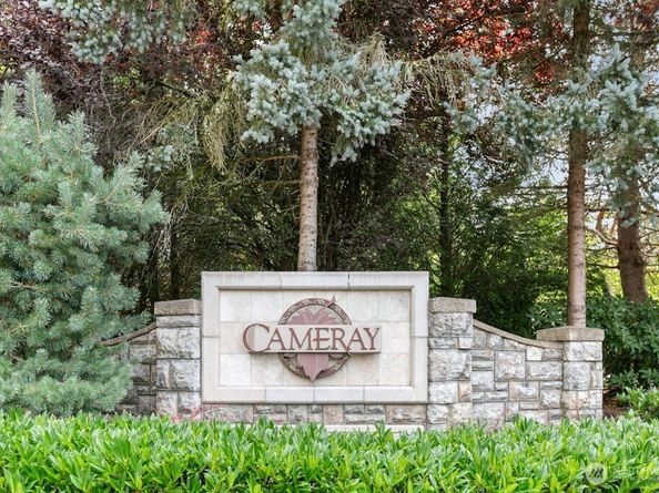 572 241st Lane SE, Sammamish WA 98074