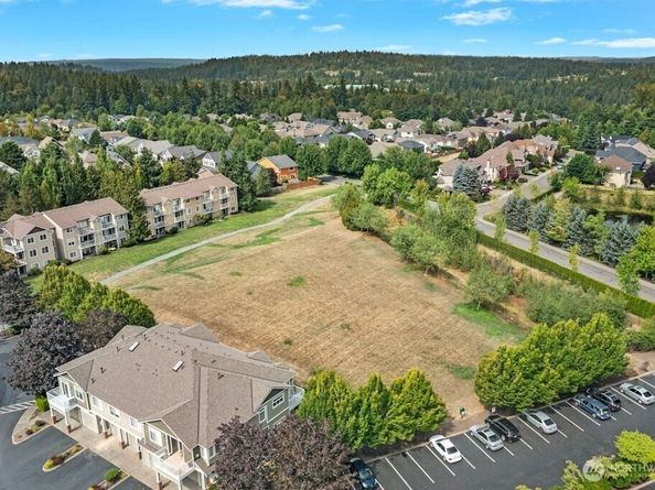 572 241st Lane SE, Sammamish WA 98074