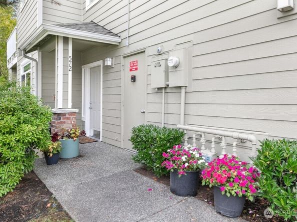 572 241st Lane SE, Sammamish WA 98074