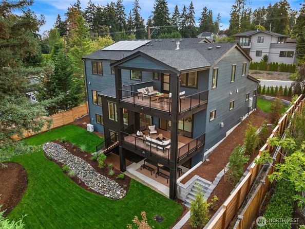 1822 100th Ave NE, Bellevue WA 98004