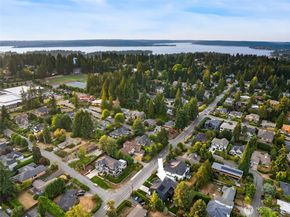 1822 100th Ave NE, Bellevue WA 98004