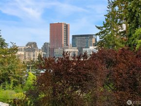 1822 100th Ave NE, Bellevue WA 98004