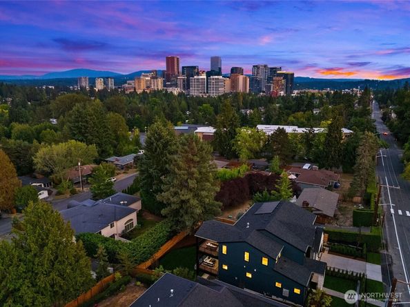 1822 100th Ave NE, Bellevue WA 98004