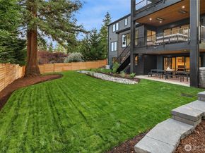 1822 100th Ave NE, Bellevue WA 98004