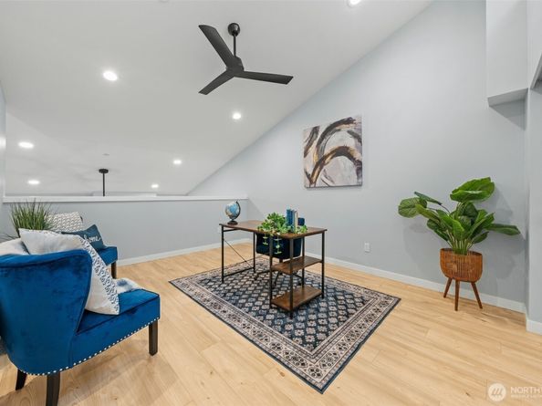 6439 NE 139th Avenue 30, Redmond WA 98052