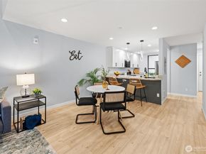 6439 NE 139th Avenue 30, Redmond WA 98052