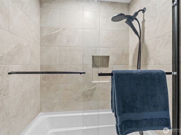 6439 NE 139th Avenue 30, Redmond WA 98052