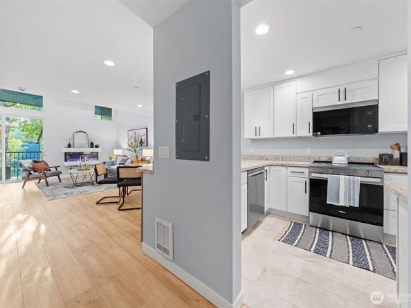 6439 NE 139th Avenue 30, Redmond WA 98052