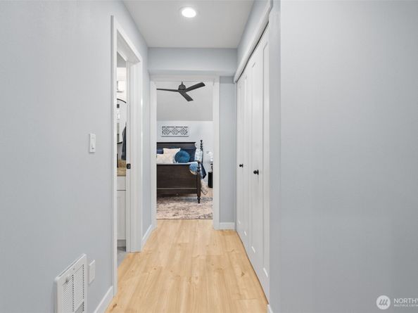6439 NE 139th Avenue 30, Redmond WA 98052