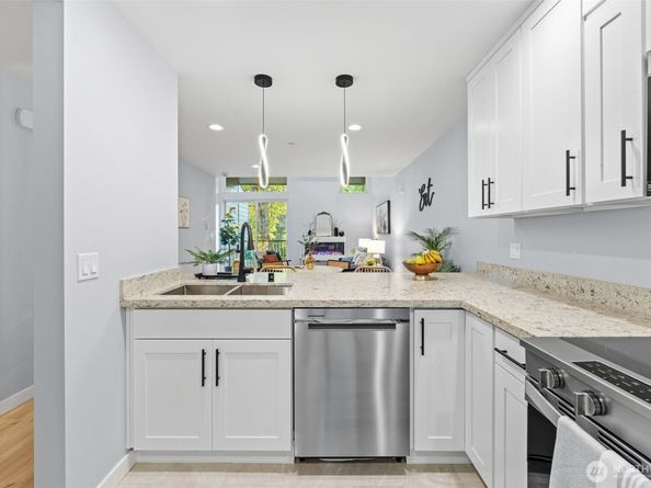 6439 NE 139th Avenue 30, Redmond WA 98052
