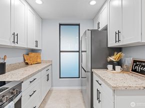 6439 NE 139th Avenue 30, Redmond WA 98052