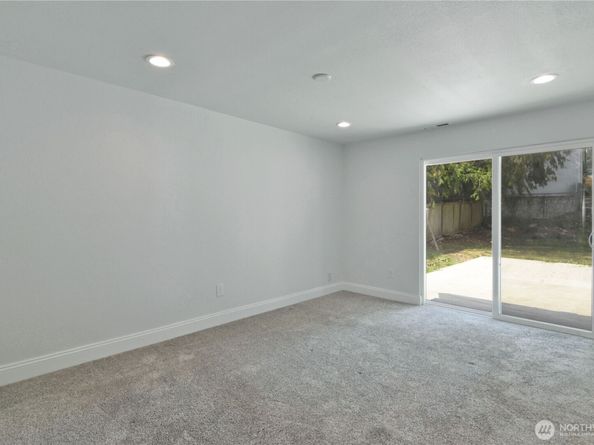 21502 52nd Avenue W, Mountlake Terrace WA 98043