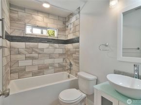 21502 52nd Avenue W, Mountlake Terrace WA 98043