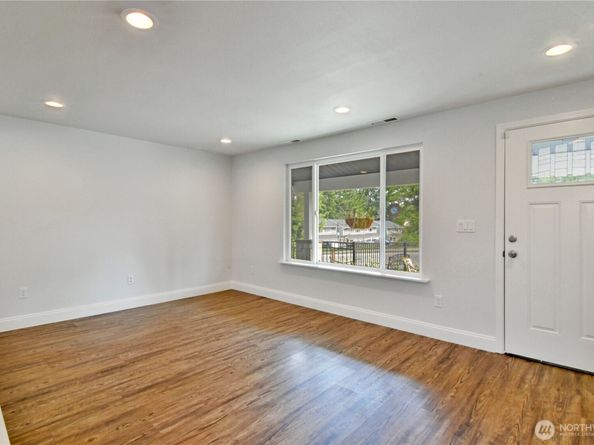 21502 52nd Avenue W, Mountlake Terrace WA 98043