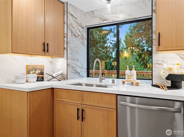 9320 Hoeder Lane, Bothell WA 98011