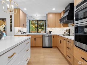 9320 Hoeder Lane, Bothell WA 98011