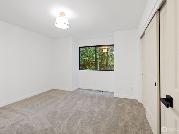 9320 Hoeder Lane, Bothell WA 98011