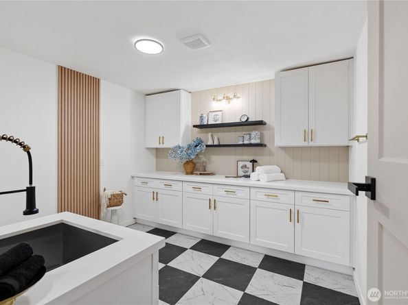 9320 Hoeder Lane, Bothell WA 98011