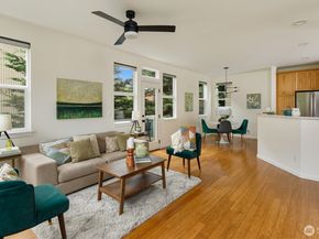 346 Wyatt Way NE 10, Bainbridge Island WA 98110