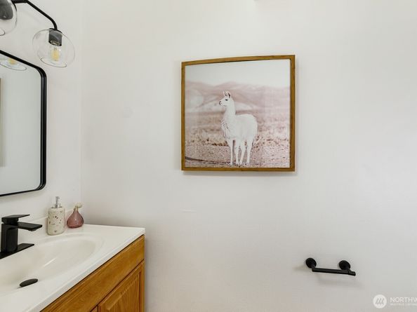 346 Wyatt Way NE 10, Bainbridge Island WA 98110