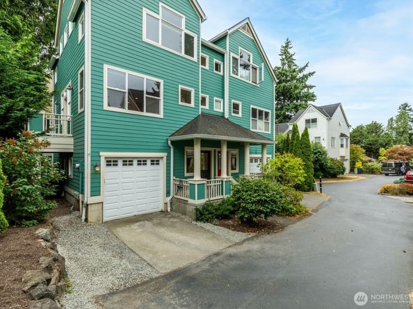 346 Wyatt Way NE 10, Bainbridge Island WA 98110