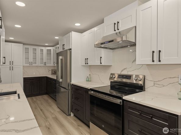 2200 Alki Avenue SW 405, Seattle WA 98116