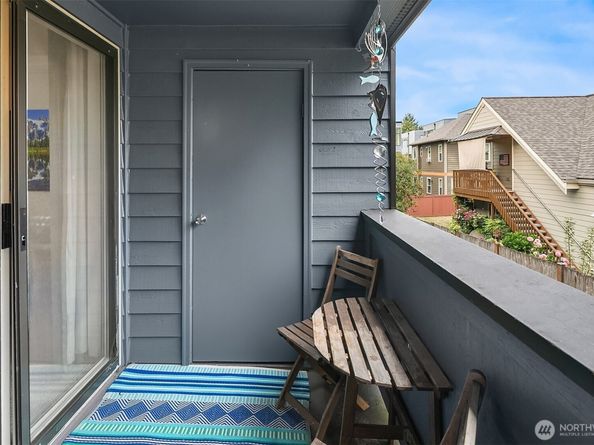 260 Newport Way NW 23, Issaquah WA 98027