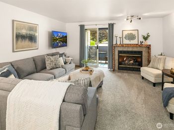 260 Newport Way NW