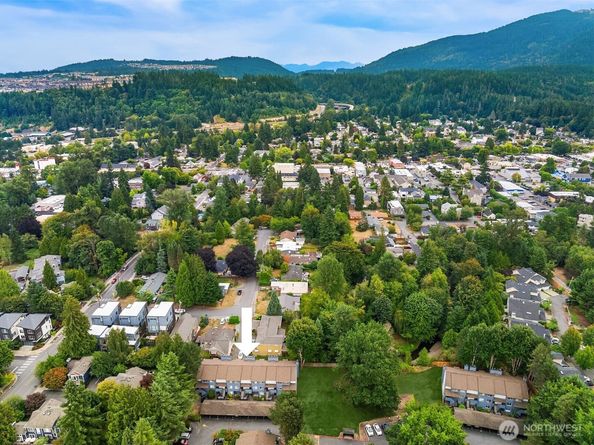 260 Newport Way NW 23, Issaquah WA 98027