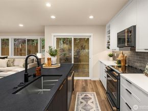11524 38th Avenue NE, Seattle WA 98125