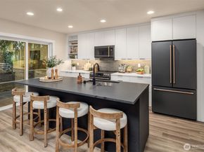 11524 38th Avenue NE, Seattle WA 98125