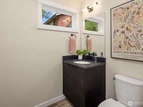 11524 38th Avenue NE, Seattle WA 98125