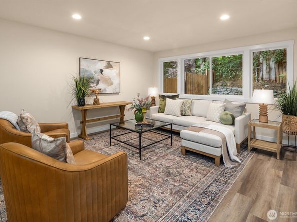 11524 38th Avenue NE, Seattle WA 98125