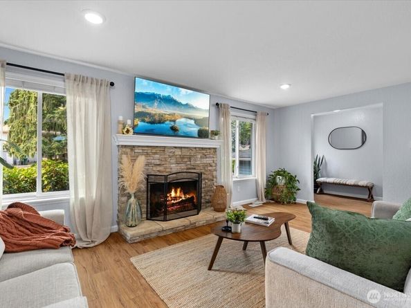 33304 33rd Place SW, Federal Way WA 98023