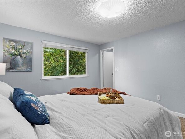33304 33rd Place SW, Federal Way WA 98023