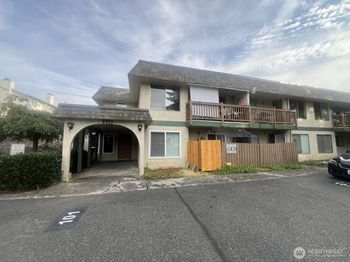 8911 Holly Drive