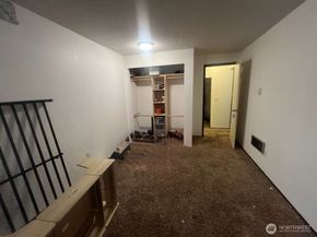 8911 Holly Drive 110, Everett WA 98208