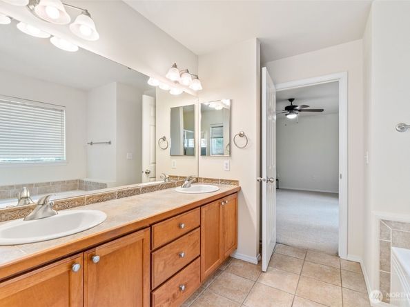28423 33rd Lane S 67, Auburn WA 98001